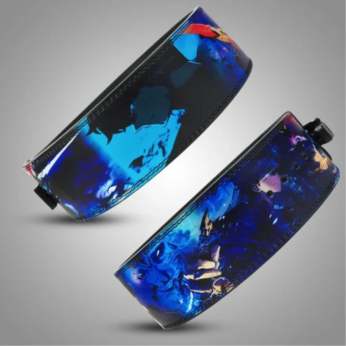 Solo Leveling weightlifting belt featuring Sung Jin-Woo artwork with glowing blue effects and black lever buckle.